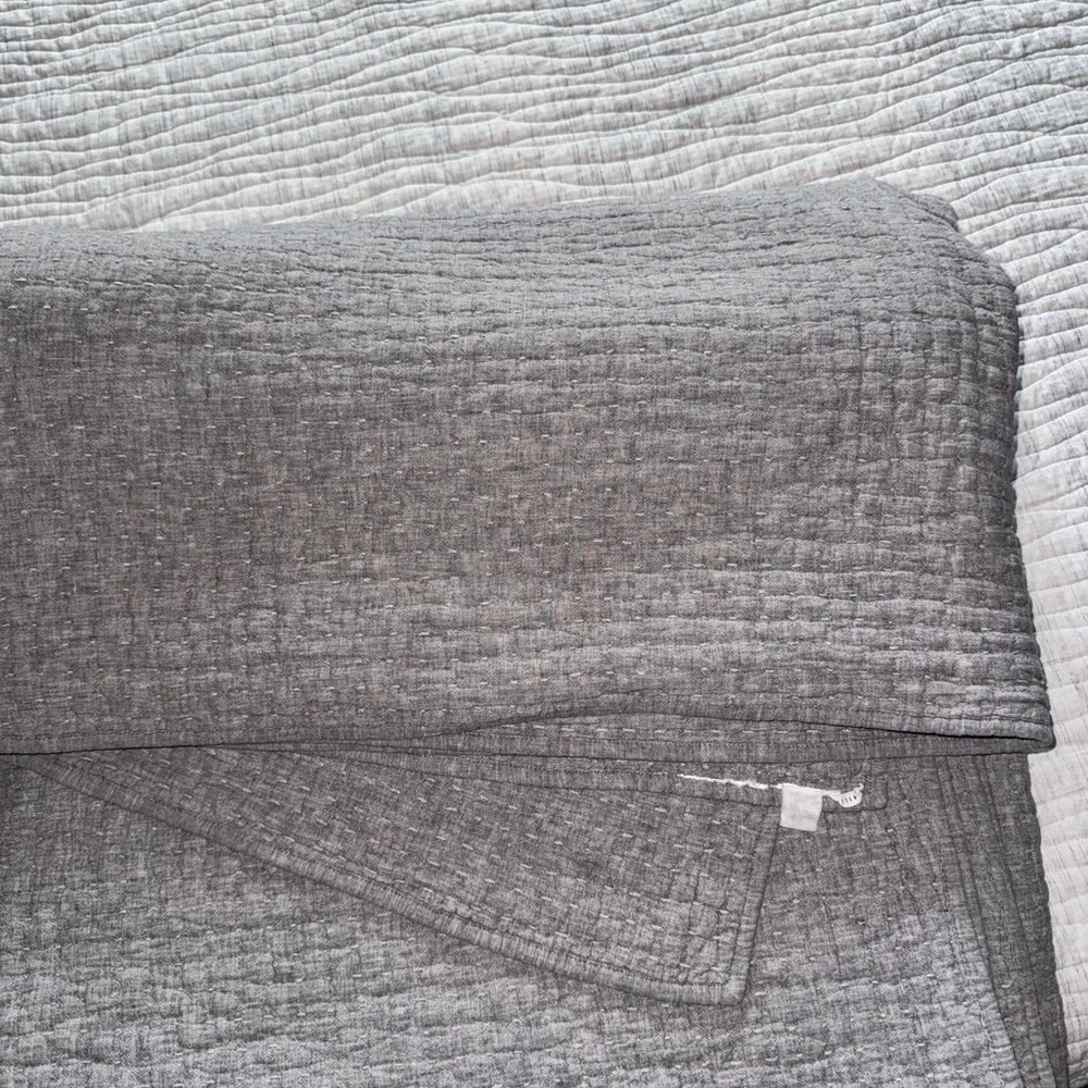 Pottery Barn Pick-Stitch Handcrafted Cotton Linen Quilt Gray King